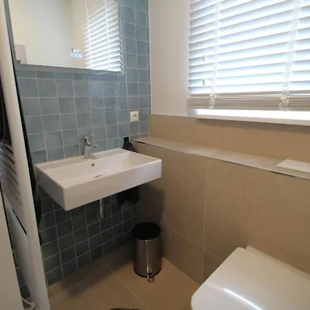 Sunseeker House 1 *